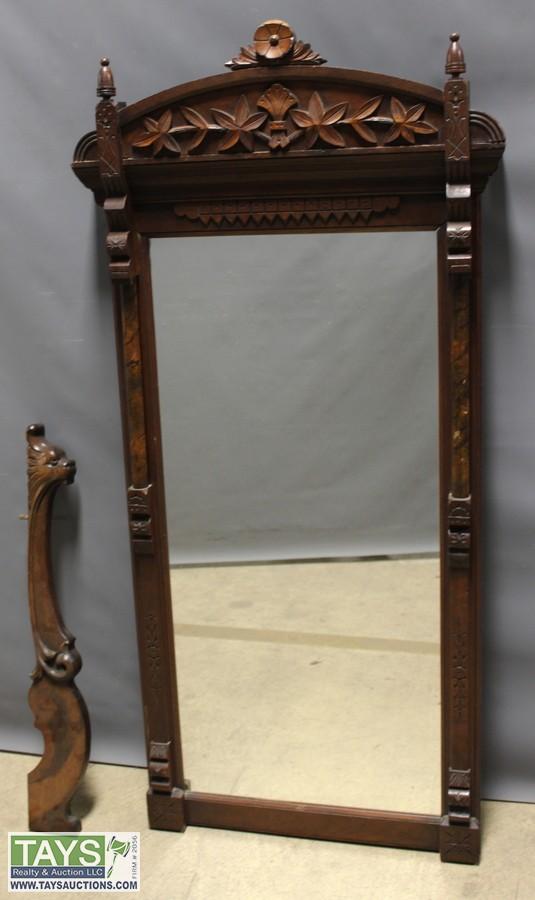 Tays Realty Auction Auction November Wh Item Dresser Mirror