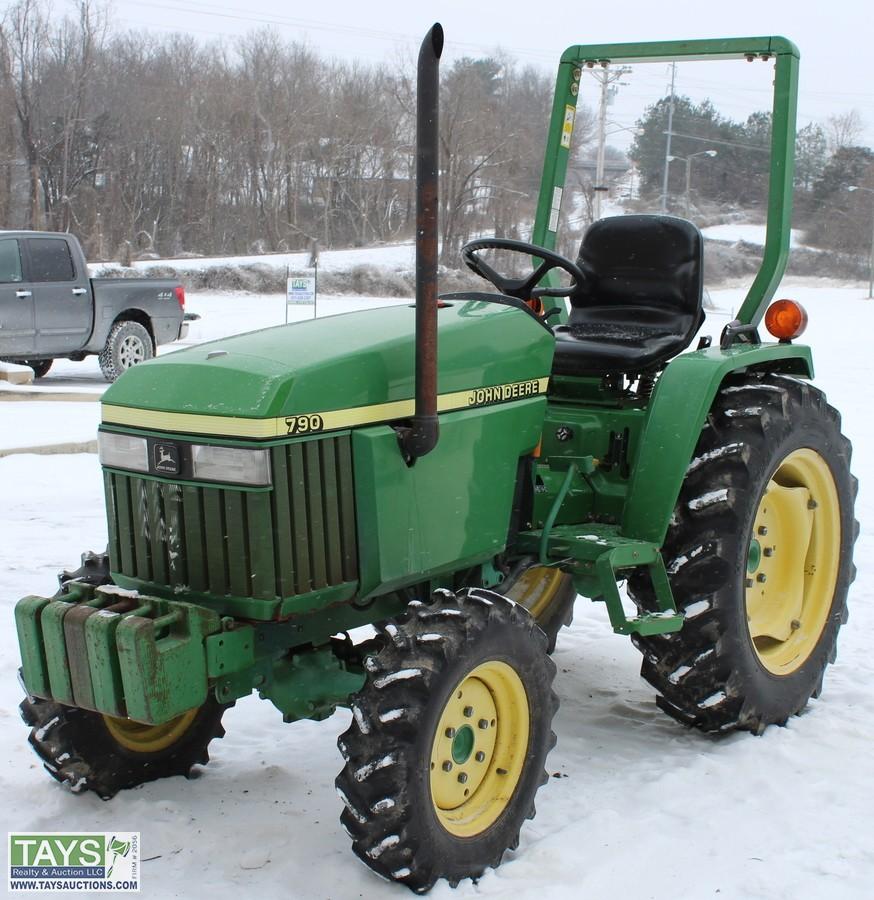 Tays Realty & Auction - Auction: Tays Facility February Equipment Auction  ITEM: 2004 John Deere 790 4x4 Tractor